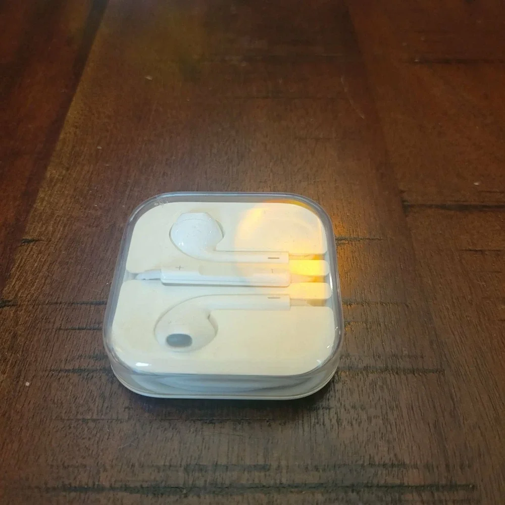 Apple EarPods 3.5mm Headphone Jack Wired In-Ear Headphones with Case TESTED